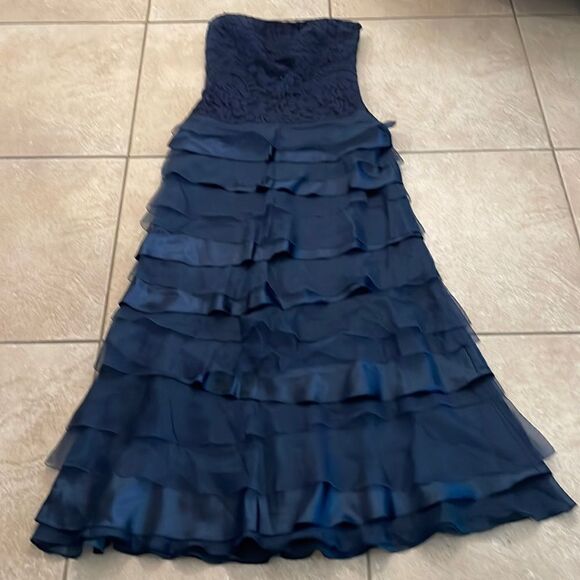 Tadashi Shoji dress - Picture 1 of 7